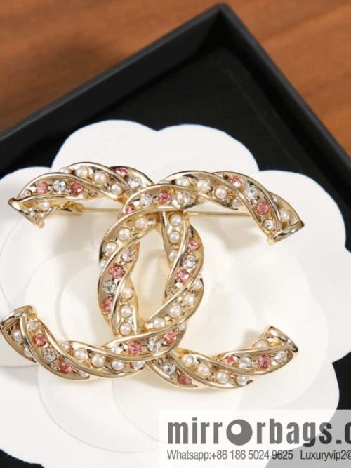 ☀️New ☑️ Chanel Double C Pink Diamond Pearl Brooch