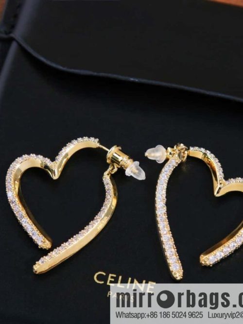 ☀️Celine heart love stud earrings