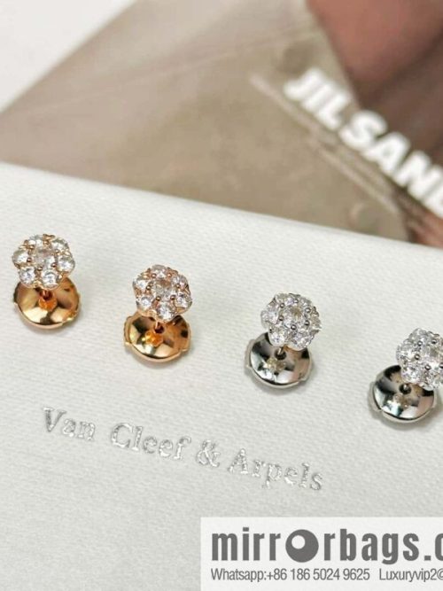 ❗️New ❗️ ☀️ Original ☀️ Van Cleef & Arpels Snowflake Earrings