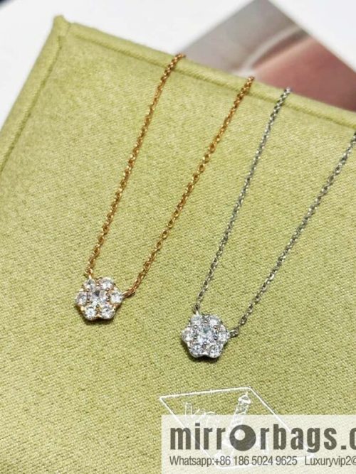 ❗️New ❗️ ☀️ Van Cleef & Arpels Snowflake, Necklace ☀