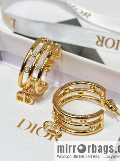 New ☑️ DIOR CD half circle earrings stud earrings