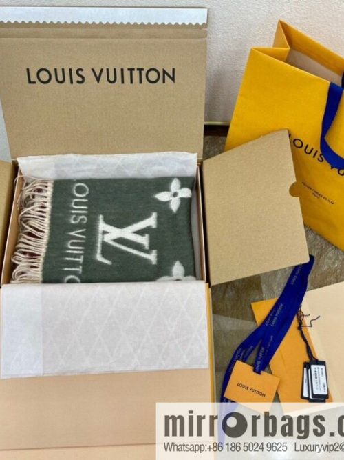 LV Louis Vuitton gradual change color 100% cashmere scarf M76881