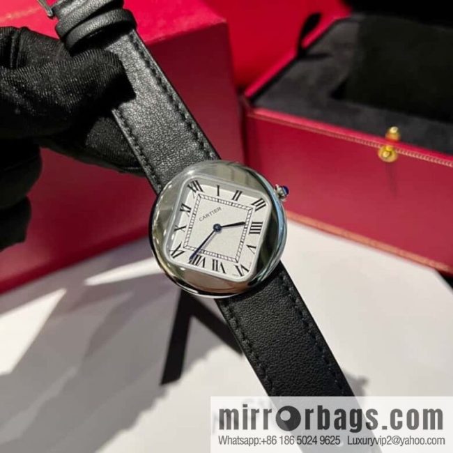 Cartier\'s new prototype watch launched in 1972