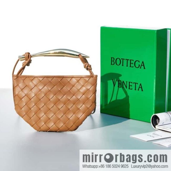 BottegaVeneta Bv spring and summer new mini sardines SARDINE model number: 744267 caramel color