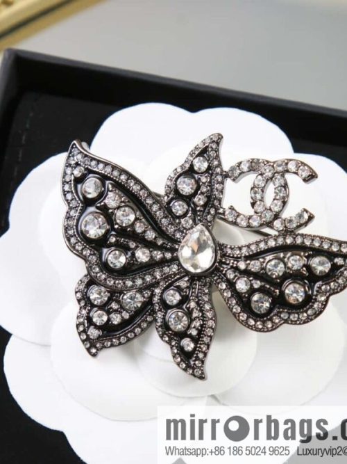 ☀️New ☑️ Chanel Double C Full Diamond Butterfly Brooch ☀️