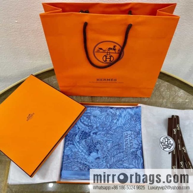 Hermes 100% silk handmade hemmed scarf - Image 5