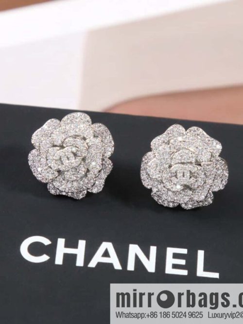 ☀️New ☑️ Chanel double c full diamond camellia stud earrings ☀️