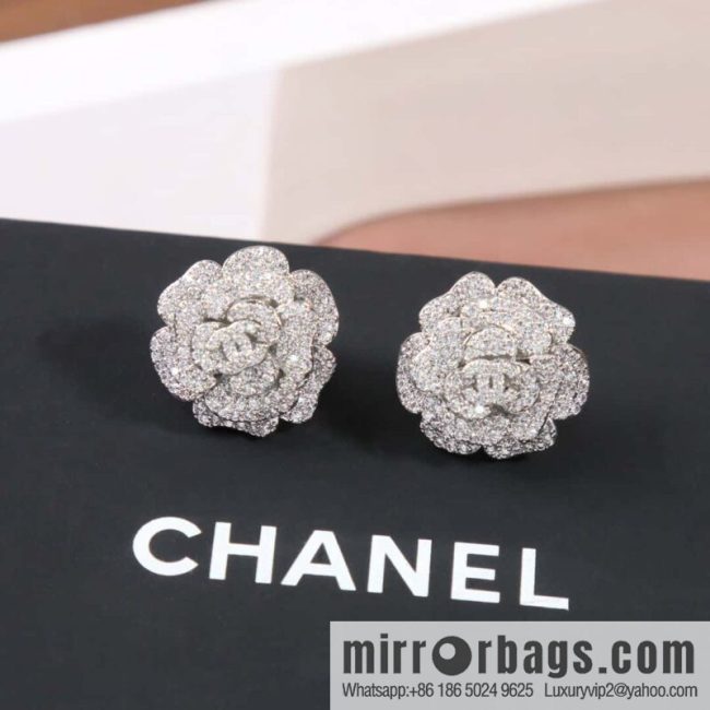 ☀️New ☑️ Chanel double c full diamond camellia stud earrings ☀️