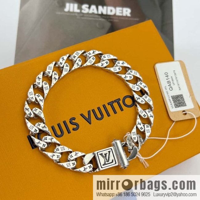 ❗️New ❗️ ☀ Louis Vuitton LV bracelet ☀