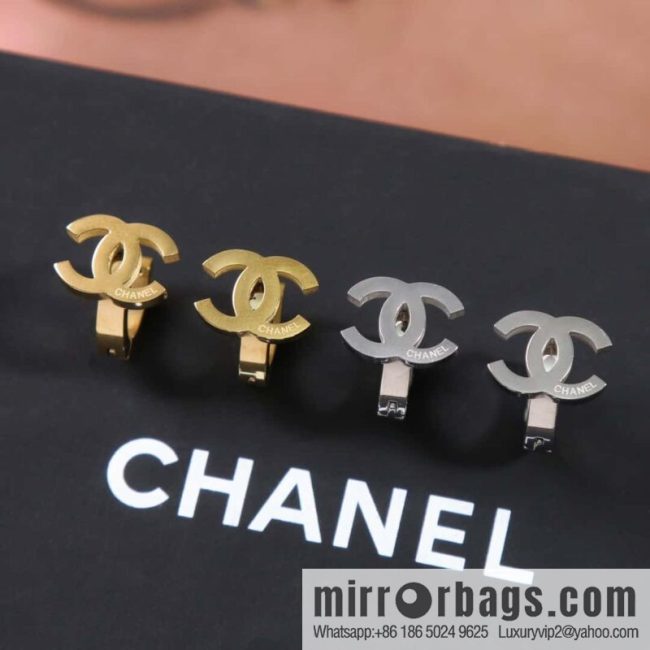☀️New ☑️ Chanel double c earrings