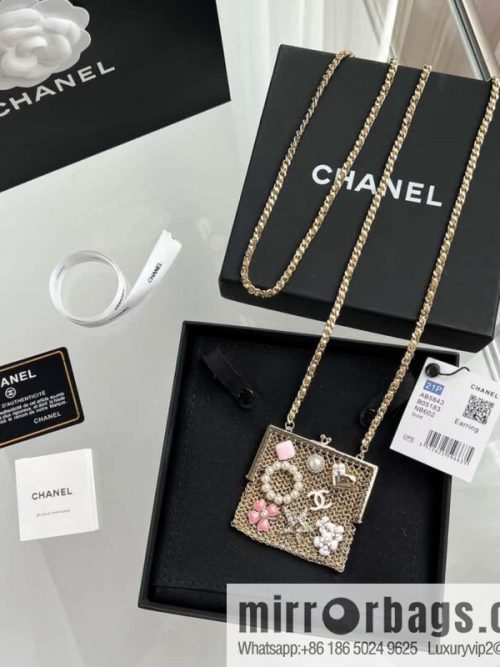 ❗️New ❗️ ☀☀️ 2021 new CHANEL Chanel earphone bag messenger bag necklace sweater chain ☀