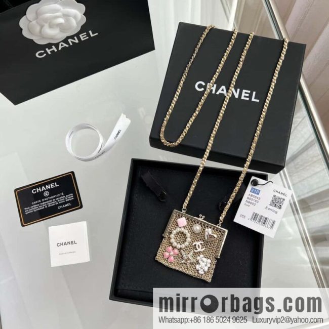 ❗️New ❗️ ☀☀️ 2021 new CHANEL Chanel earphone bag messenger bag necklace sweater chain ☀