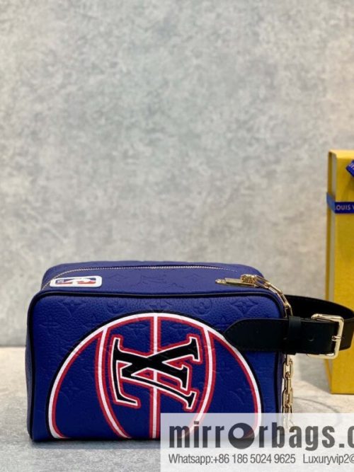 M21106 Wash Bag Dopp Kit Wash Bag