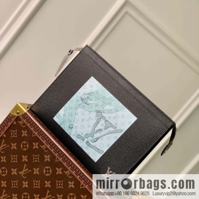 M22763 Pochette Voyage clutch bag