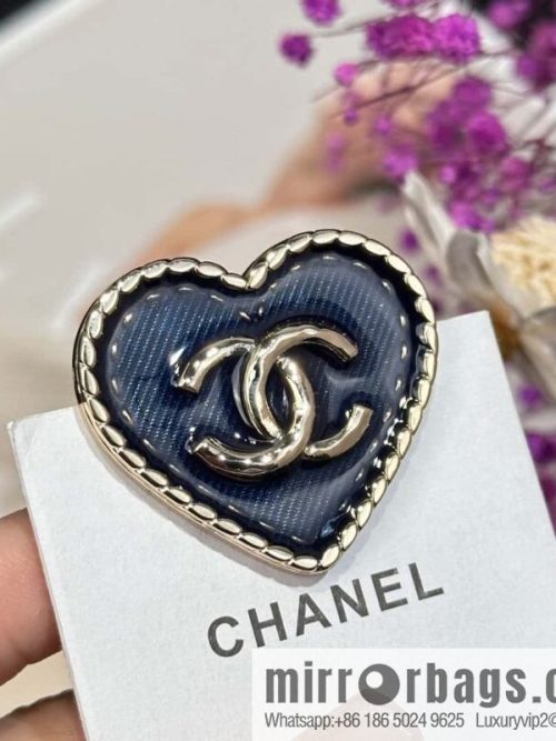 ❗️New ❗️ ☀️ new ☑️ Chanel denim peach heart love brooch ☀️