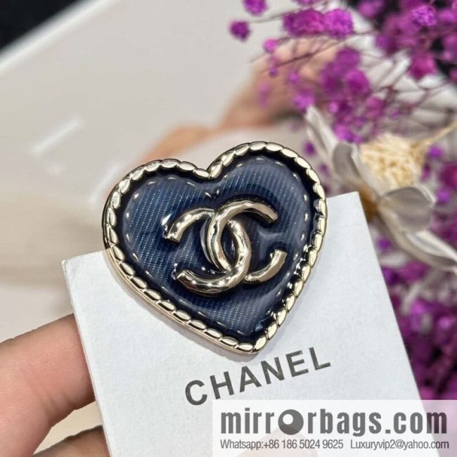 ❗️New ❗️ ☀️ new ☑️ Chanel denim peach heart love brooch ☀️