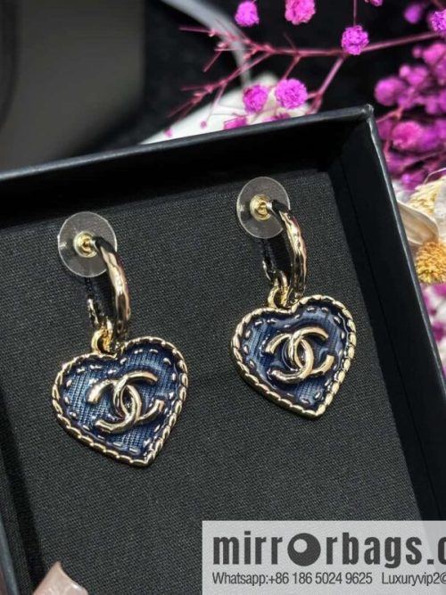 ❗️New ❗️☀️ new ☑️ Chanel C2 denim double C peach heart ❤️ love stud earrings ☀️