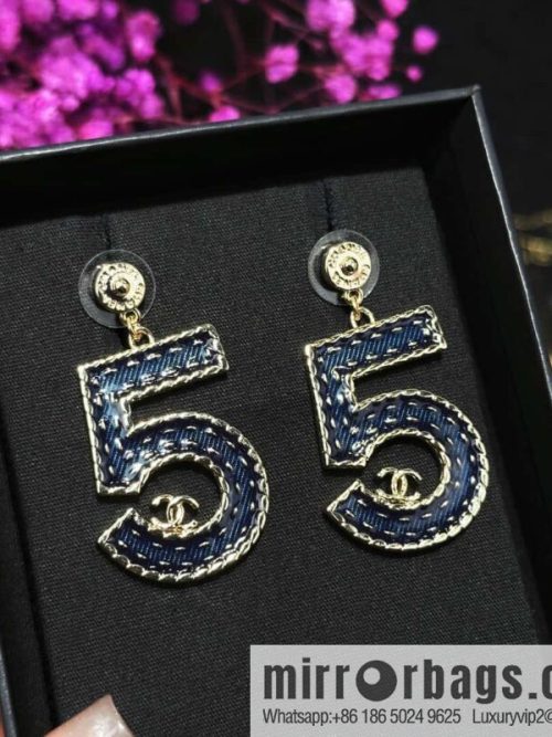 ❗️New ❗️☀️ new ☑️ Chanel c2 double C denim 5 word stud earrings ☀️