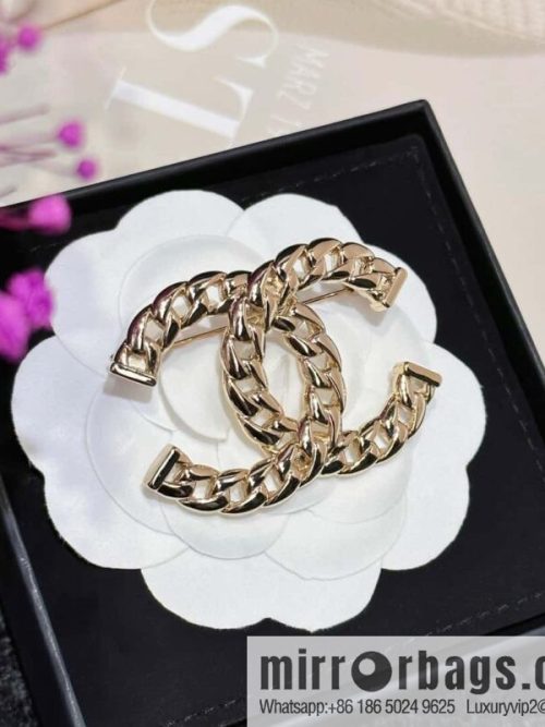 ❗️New ❗️☀️ New ☑️ Chanel double C chain ⛓️ hollow brooch ☀️