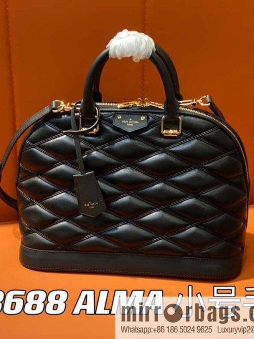 [Original order boutique] M23688 black full leather rhombus shell bag series ALMA small handbag