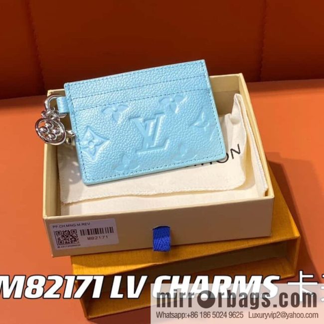 [Original order boutique] M82171 pearlescent blue, full leather M82739 card holder wallet series LV CHARMS card holder