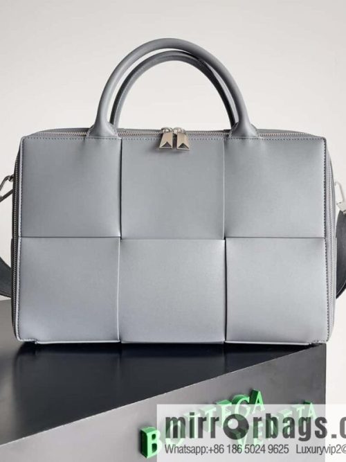 Bottega Veneta Large Grid Men\'s Briefcases Model 680120 Grey