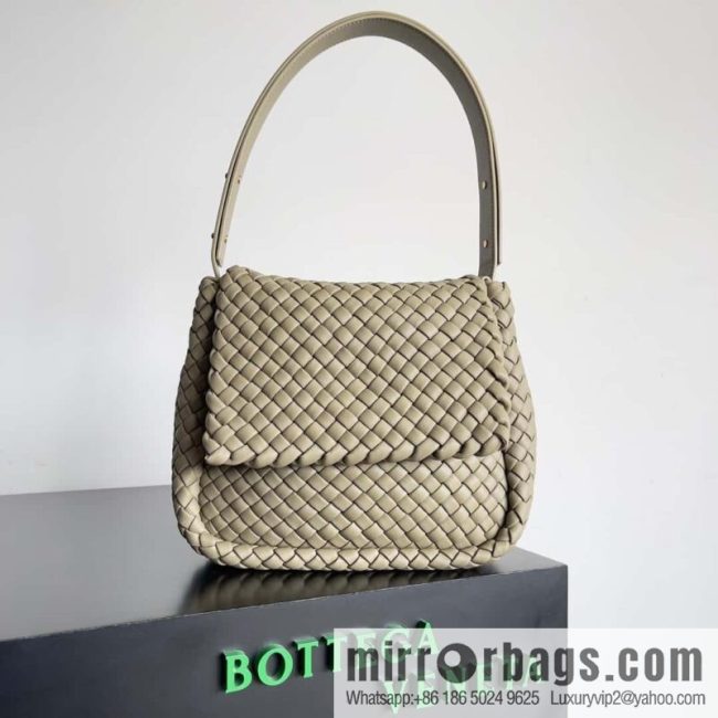 BV autumn and winter new model, Faye Wong same style, classic small weaving pure hand-woven COBBLE shoulder backpack model number: 709418 taupe