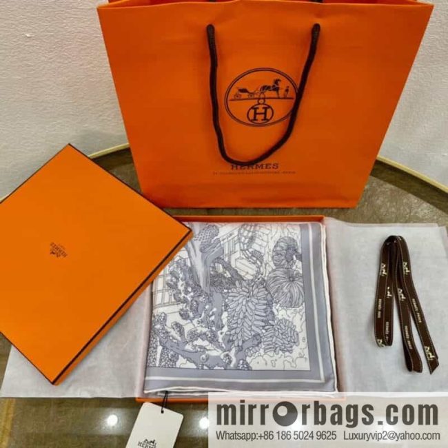Hermes \"Atlantis\" 100% silk scarf - Image 3