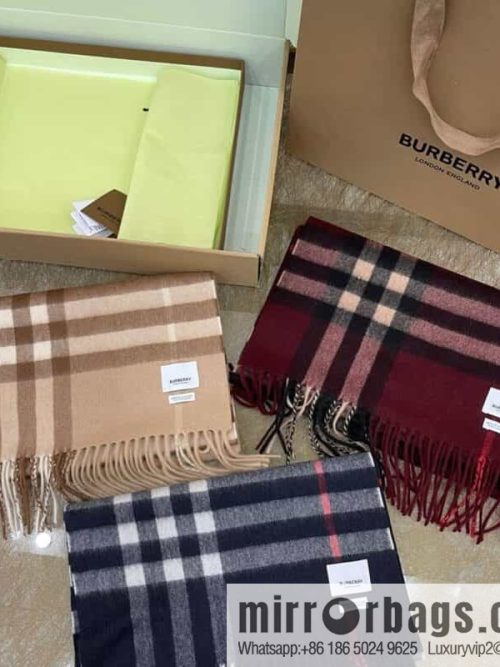 Burberry classic checked cashmere scarf