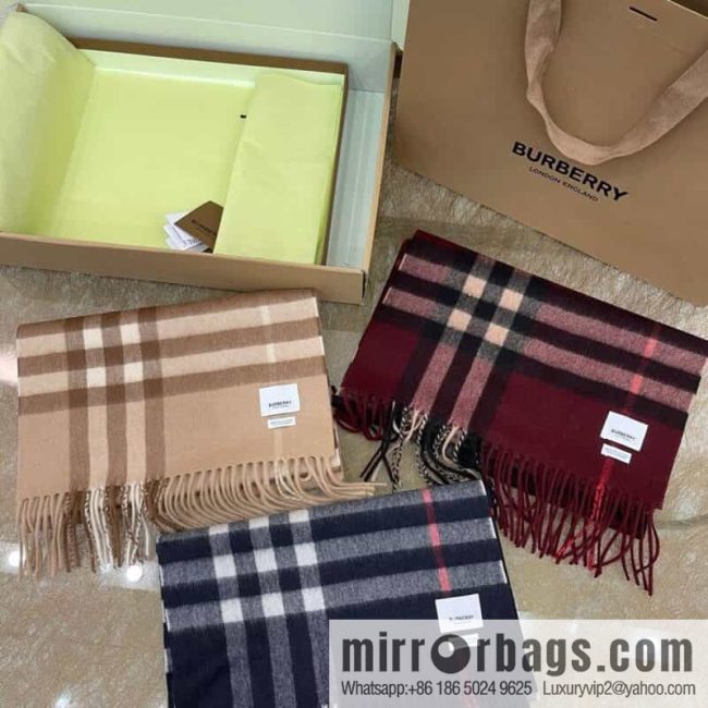 Burberry classic checked cashmere scarf