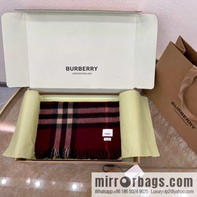 Burberry classic checked cashmere scarf - Image 2