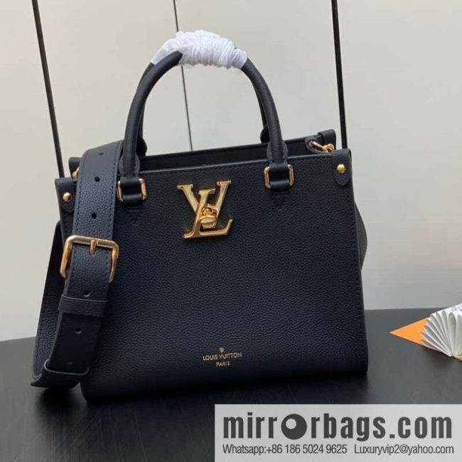 [Original order boutique] M22311 black full leather square bag series Lock & Go handbag M23637