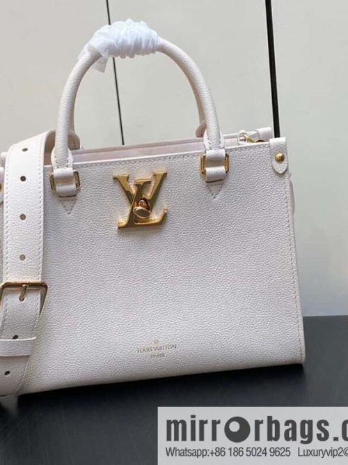 [Original order boutique] M23637 white, full leather square bag series Lock & Go handbag M22311