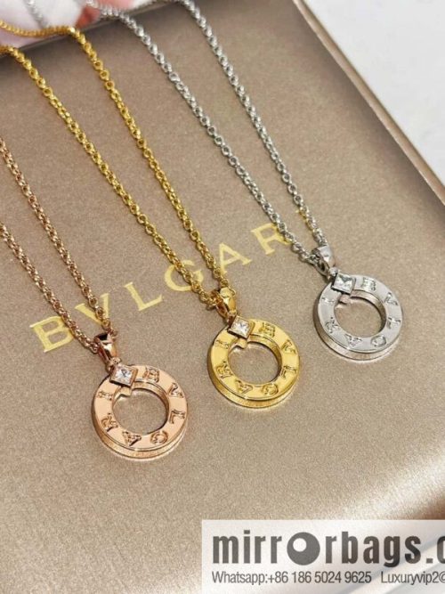 ☀BVLGARI White Diamond Round Cake Necklace  ☀️