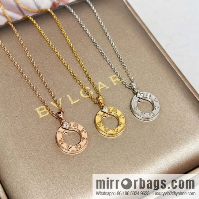 ☀BVLGARI White Diamond Round Cake Necklace  ☀️