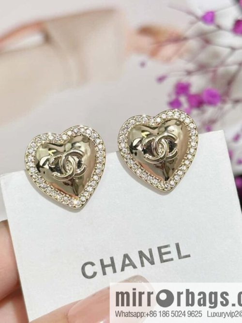 ❗️New ❗️ Chanel stud earrings ☀️ new ☑️ Chanel c1 peach heart ❤️ love double c stud earrings ☀️