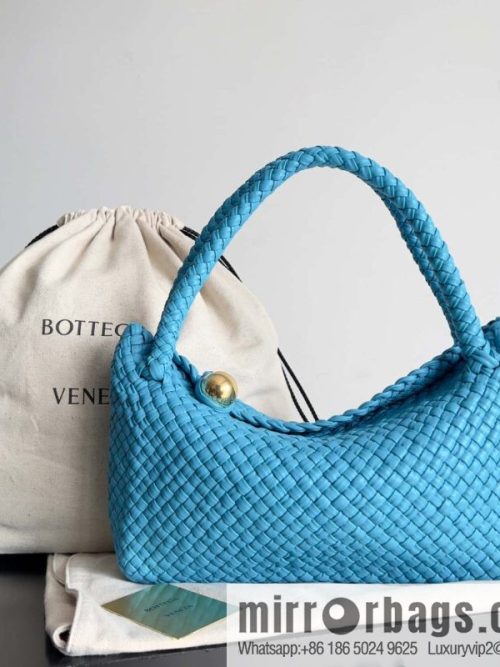 #Bv 2023 Winter Collection/Top Tosca Handbag Model Number: 716974 Pool Blue