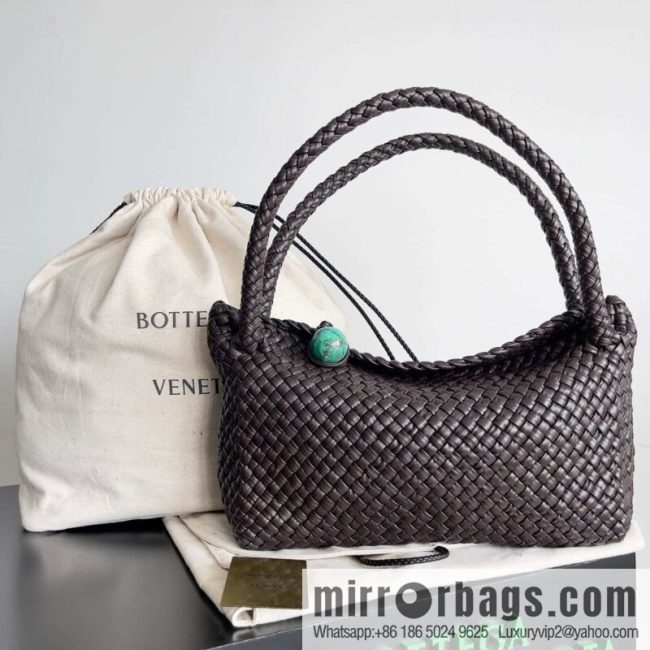#Bv 2023 Winter Collection/Top Tosca Handbag Model Number: 716974 Chocolate Color