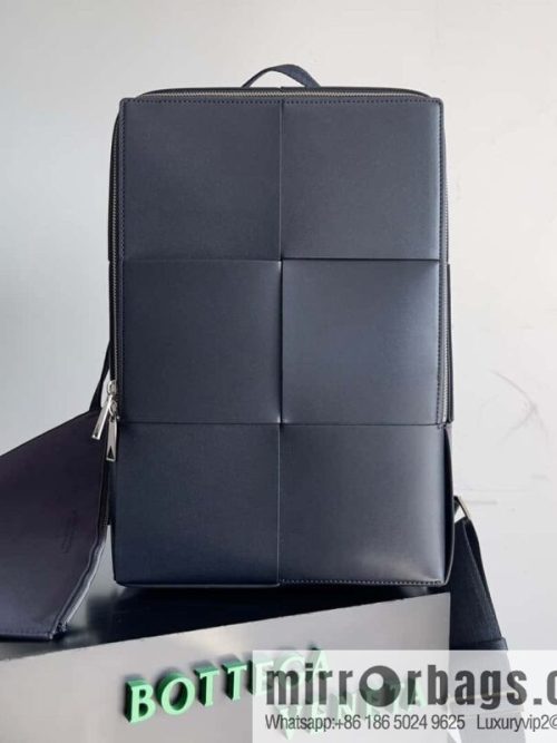 BV\'s latest large woven shoulder backpack model number: 680092