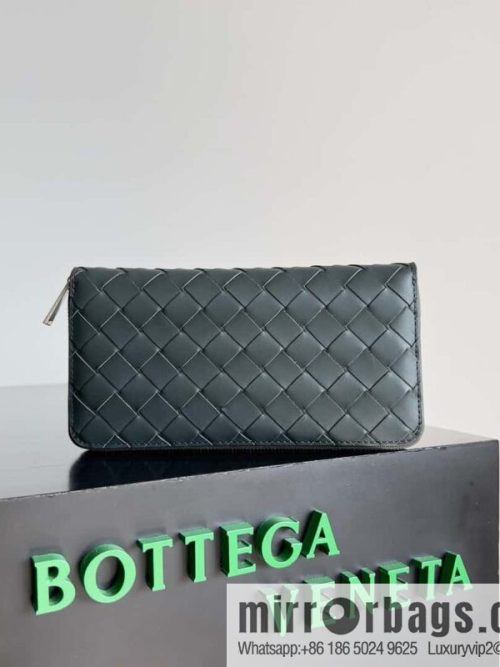 #Bv Men\'s woven wallet model number: 593217 dark green