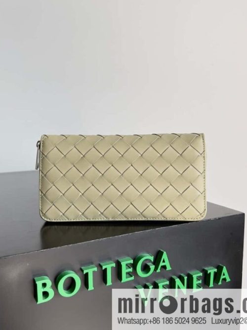 #Bv Men\'s woven wallet model number: 593217 Travertine green
