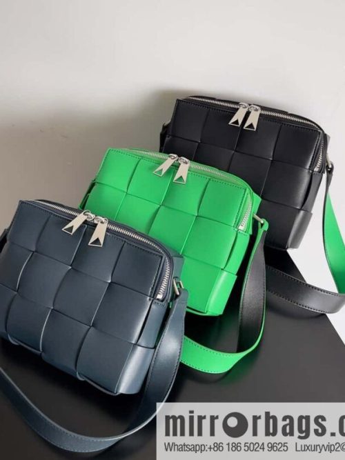 BV Men\'s Camera Bag BV Men\'s 2023 SS Pre Spring New Camera, Model Number: 730027 Parrot Green with black