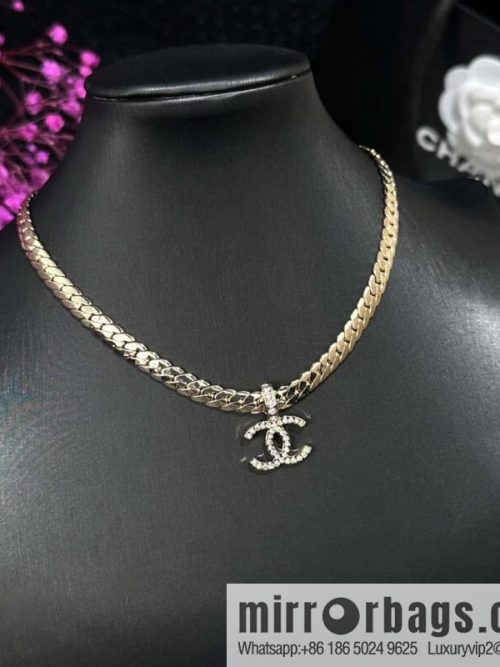 ❗️New ❗️ Chanel necklace ☀️ new ☑️ Chanel double c snake bone chain necklace ☀️
