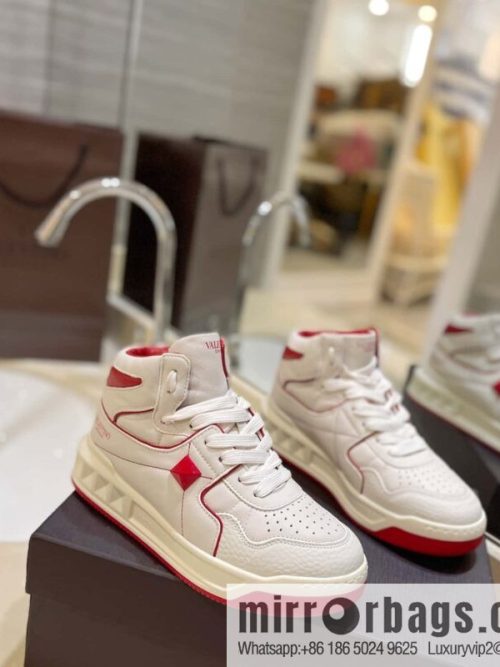 🐰🐰The highest-end high-top, the latest couple casual sports shoes at the franchise store, high-top shoes.