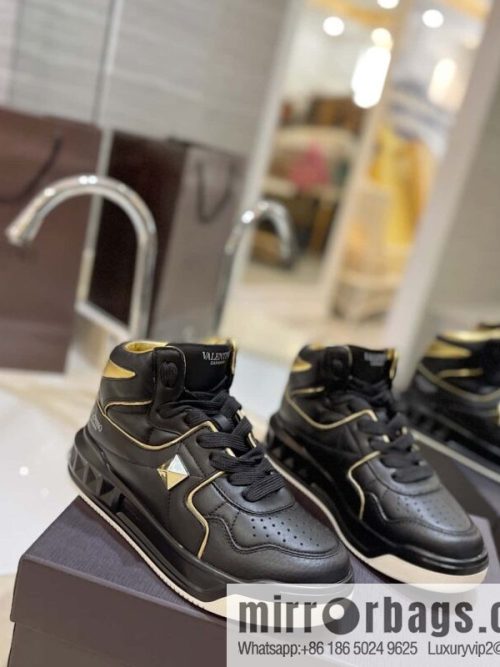 🐰🐰The highest-end high-top, the latest couple casual sports shoes at the franchise store, high-top shoes.