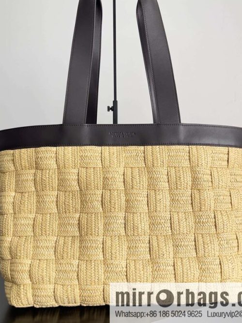 Bottega Veneta BV straw shoulder bag shopping bag model number: 730874