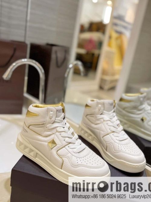 🐰🐰The highest-end high-top, the latest couple casual sports shoes at the franchise store, high-top shoes.