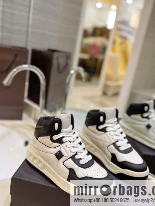 🐰🐰The highest-end high-top, the latest couple casual sports shoes at the franchise store, high-top shoes.