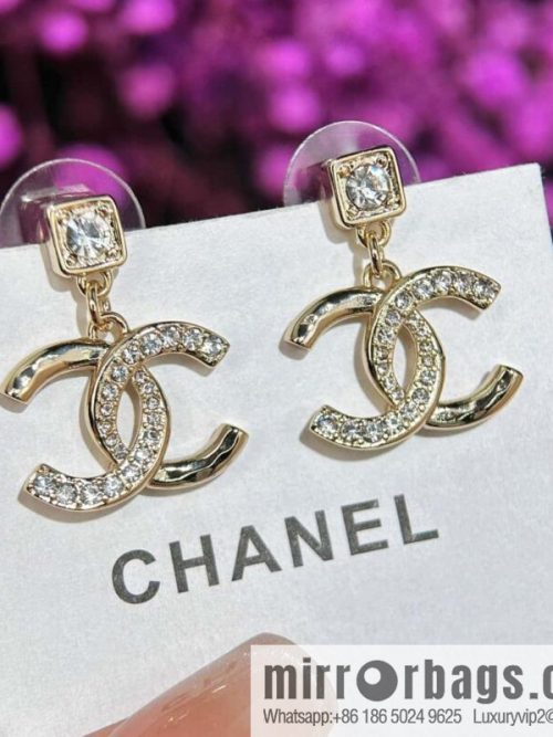 ❗️New ❗️ Chanel stud earrings ☀️ new ☑️ Chanel c2 double c half diamond stud earrings ☀️