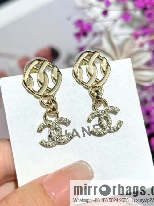 ❗️New ❗️☀️ New ☑️ Chanel c2 double c gold stud earrings ☀️